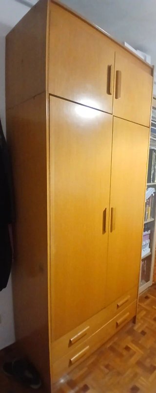 Armario ropero de madera