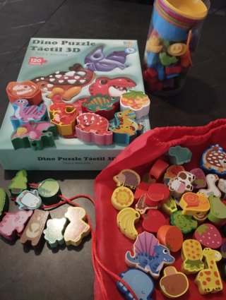 Lote Juguetes Montessori y Puzzle Dinosaurios