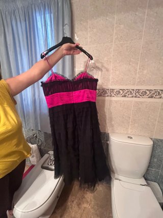 Vestido fiesta negro y fucsia