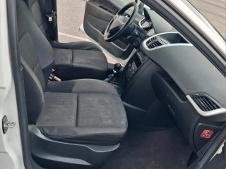 Peugeot 207 2012