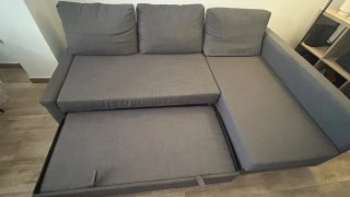 Sofa Cama IKEA, Mesas de Centro y Lámpara