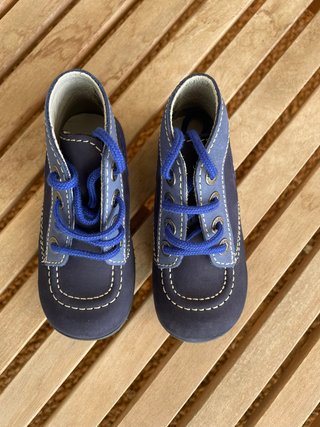 Zapatos infantiles Kickers azules