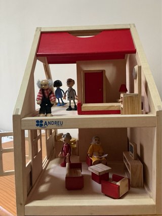 Casa Muñecas en Madera con Accesorios y personajes