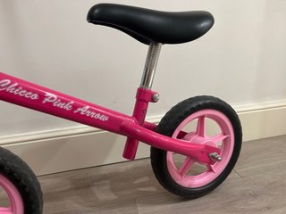 Bicicleta sin pedales Chicco Pink Arrow