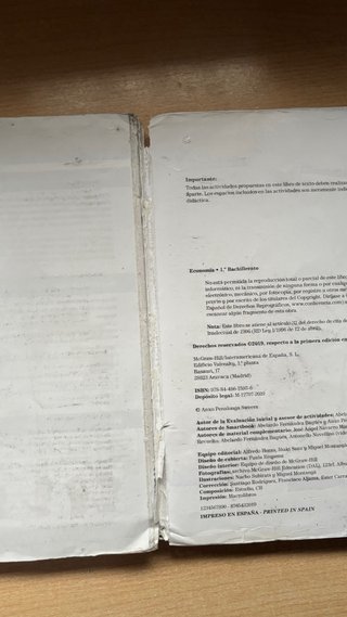 Libro de Economía 1ro de bachillerato McGrawhill