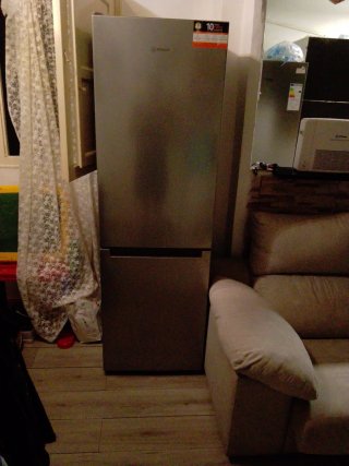 Nevera Indesit Metalizada con 4 años de uso