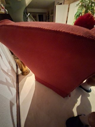 Sillón orejero rojo de tela + funda