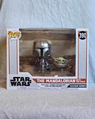 Funko Pop Star Wars The Mandalorian with the child