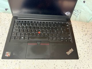 Portátil Lenovo ThinkPad E14 Ryzen 5 4500U