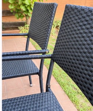 Conjunto de Jardín: Mesa y 4 Sillas de Ratán