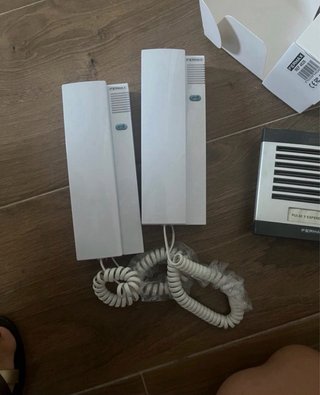 2 Telefonillos Fermax Blancos
