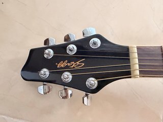 Guitarra Acústica Negra (Stage)