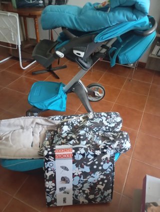 Carrito Stokke con capazo y accesorios
