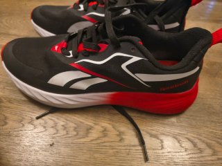 Zapatillas Reebok  Talla 44-45 negociable