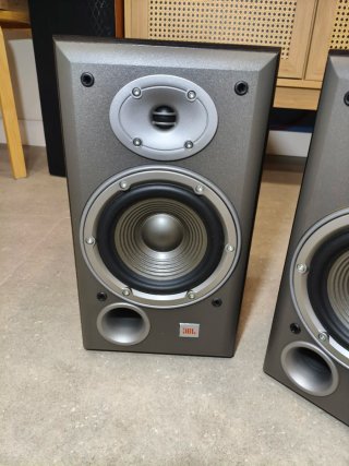 Altavoces JBL Northridge E30