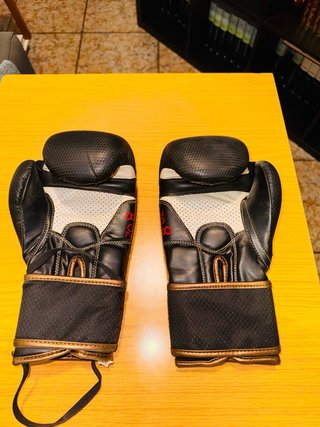 Protector cabeza boxeo Outshock + guantes y cintas