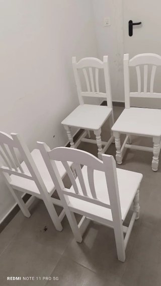 Conjunto Mesa y 6 Sillas de Madera