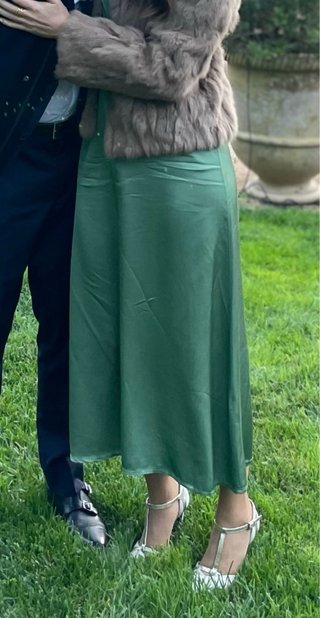 Vestido verde satinado manga larga