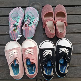 Zapatillas mtng negras y rosas talla 28