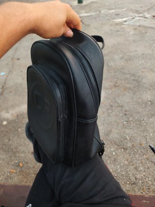 Bolso Mochila de Cuero Negro