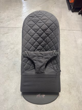 Hamaca bebé Babybjörn gris