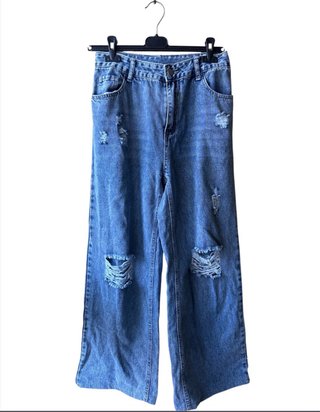 Pantalón Vaquero Azul con Roturas