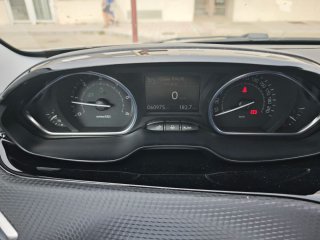Peugeot 2008 2015 1.6 BlueHDi 120 CV
