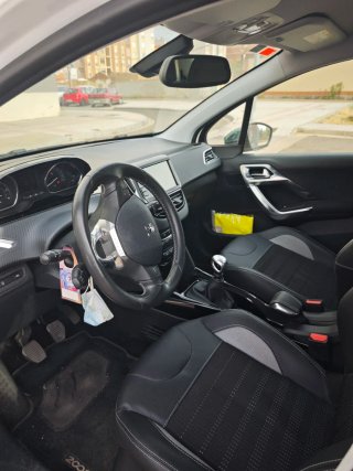 Peugeot 2008 2015 1.6 BlueHDi 120 CV