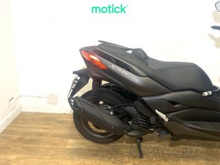 YAMAHA XMAX 125