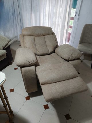 Sillón reclinable beige tela