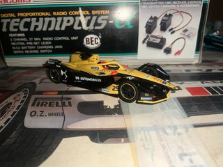 Pack 2 Coches Scalextric Jaguar y DS Formula E