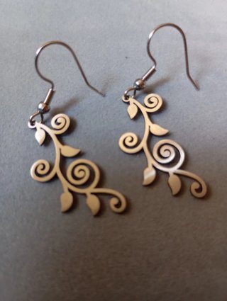 Pendientes con diseño de ramas