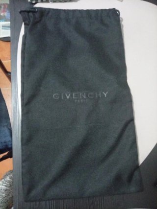 Bolsa guardapolvo Givenchy Paris negra