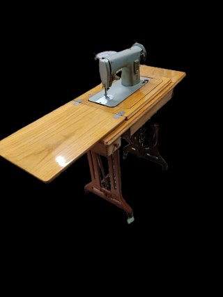 Máquina de coser Singer antigua