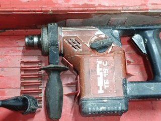 Hilti TE 15 C le falta mandril.funciona bien