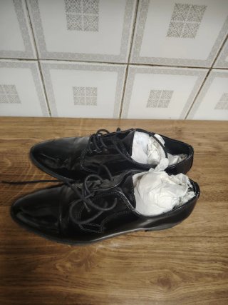 Zapatos negros charol cordones