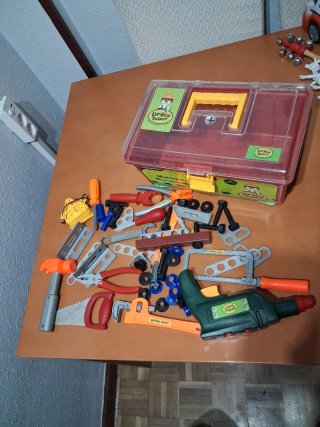 Caja de herramientas de juguete