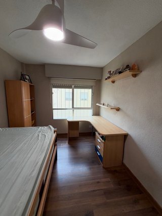 Habitación completa, cama, escritorio, armarios