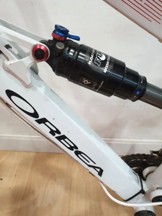 Bicicleta de descenso Orbea Rallon R3