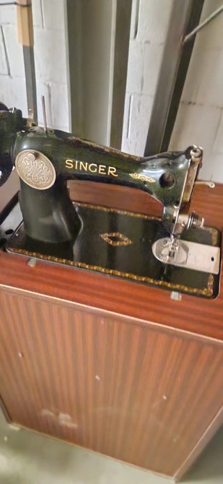 Máquina de Coser Antigua Singer, funcionando bien