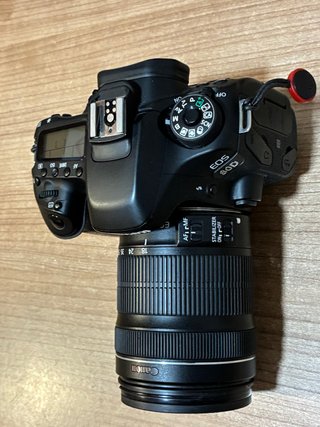 Canon EOS 80D + Objetivo EF-S 18-135mm IS STM