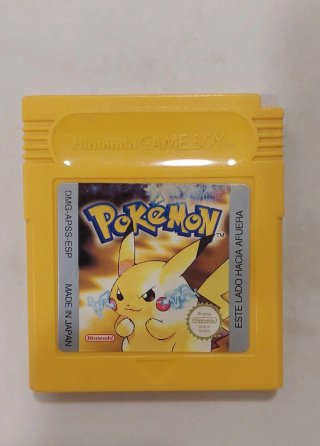 Pokemon edición amarillo. (Deja guardar partida)