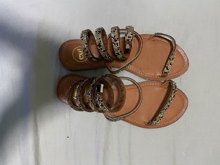 Sandalias Talla 40