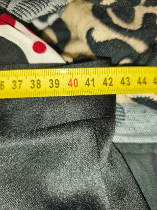 Traje de flamenco de dos piezas y falda