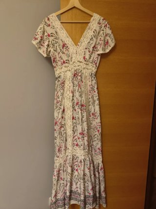 Vestido largo floral blanco y rosa