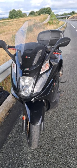 Gilera GP800 Maxi Scooter Negra