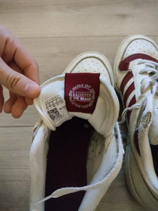 Zapatillas Adidas Blancas y Rojas