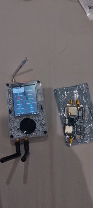 Flipper Zero con placa adicional