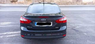 Se vende Ford Focus 1.0 ecobost 125cv Titanium