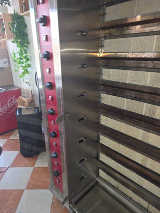 Asador de pollos industrial